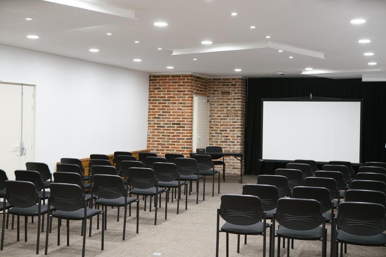 Ibis Centre Hotel 3*